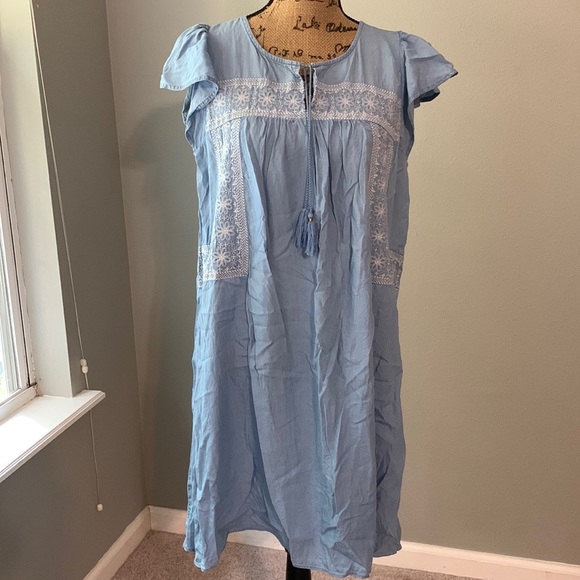 Old Navy size Large Chambray Embroidered Dress - Picture 3 of 11